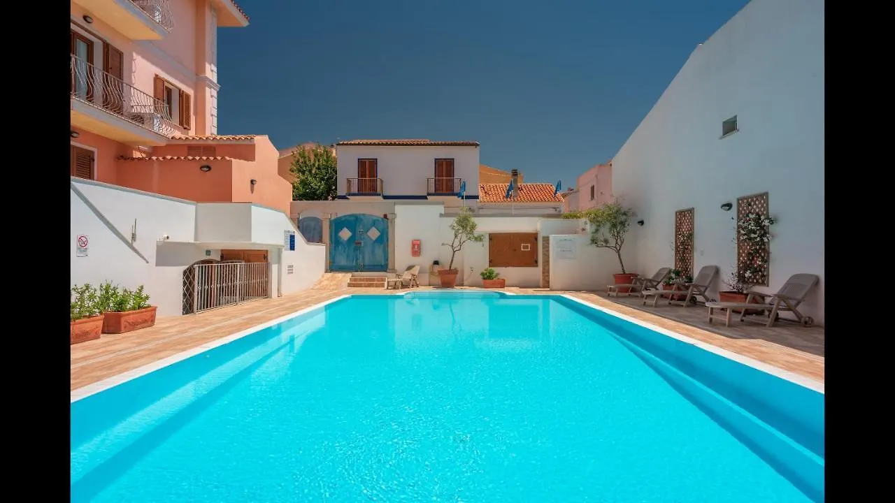 Relaxing Cristal Bedroom Apartment Sleeps 5 Santa Teresa Gallura Italy